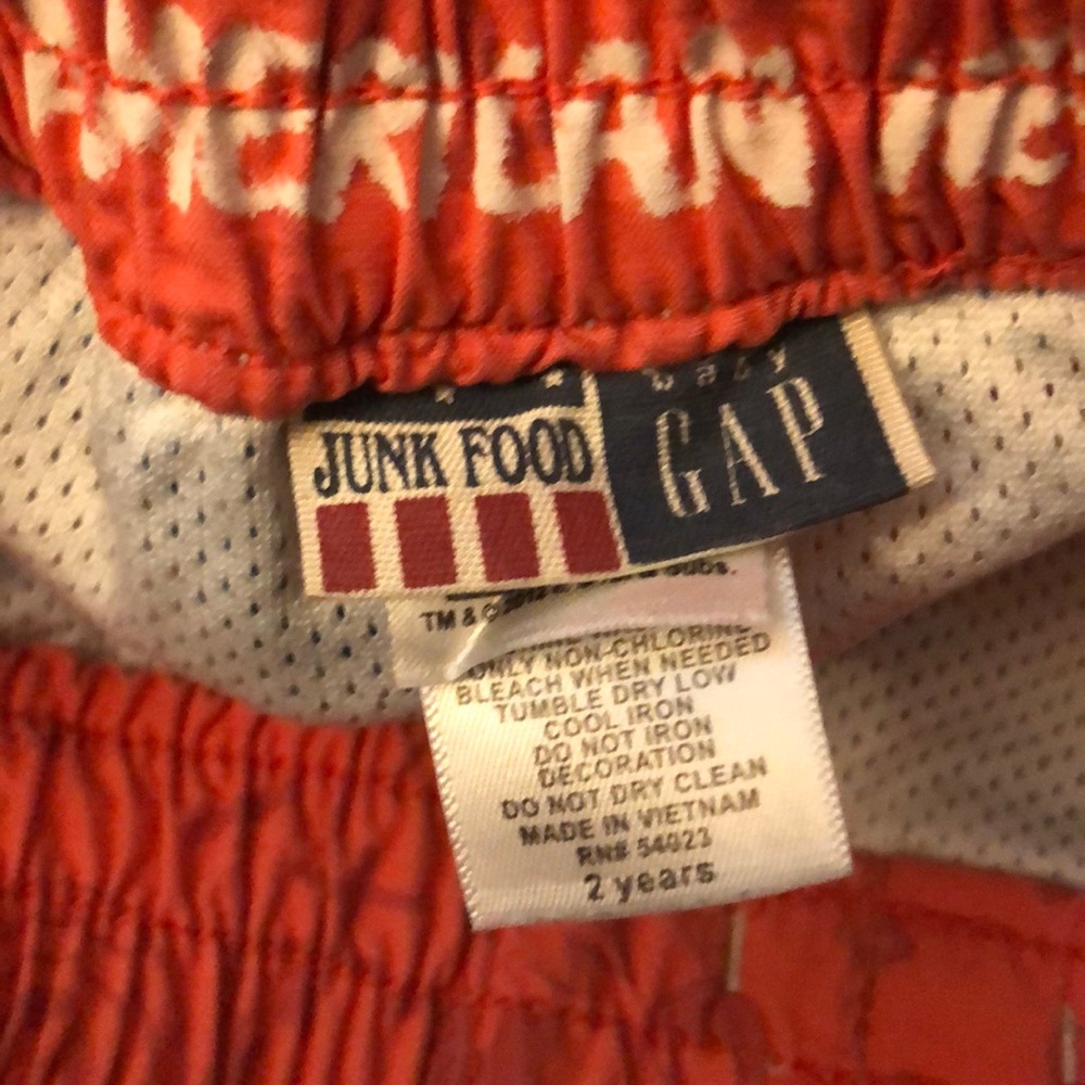 Captain America Swim Shorts & Rash Guard, 2T - Picture 8 of 12